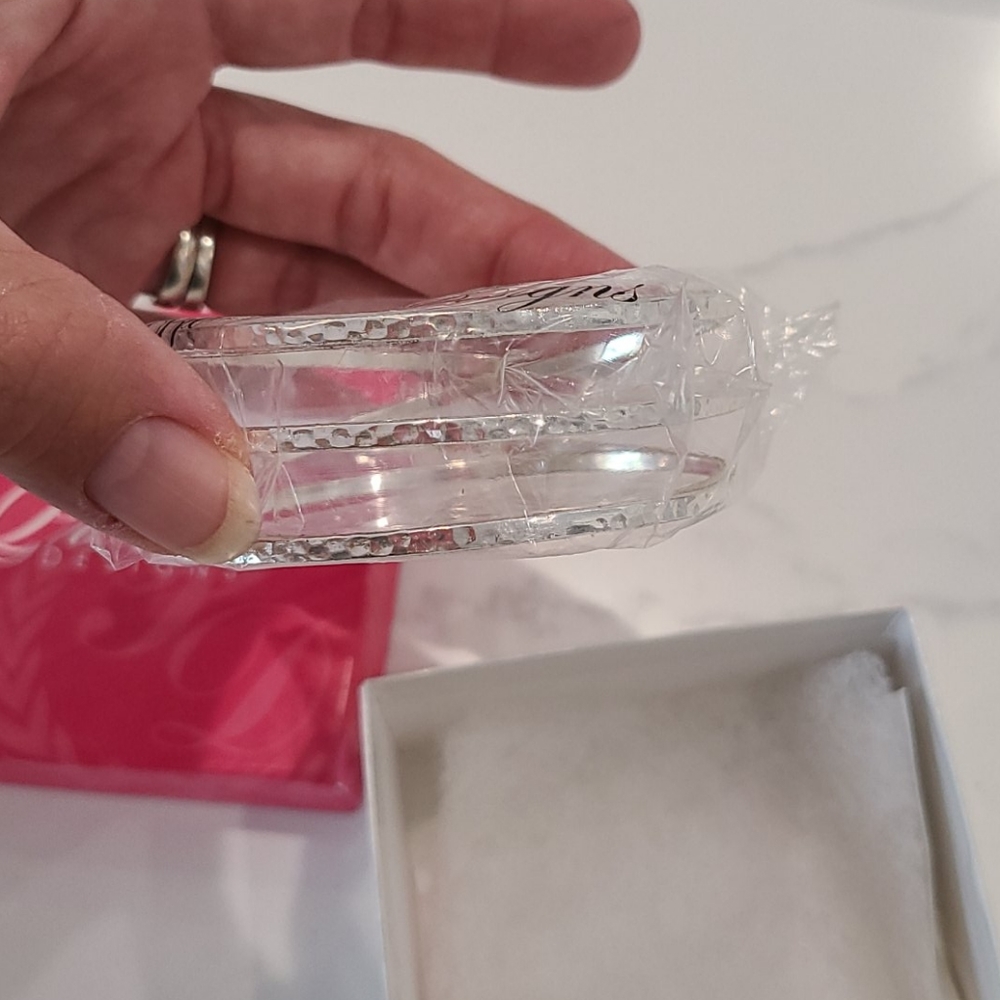 Premier Designs Bangle bracelet - Picture 2 of 3